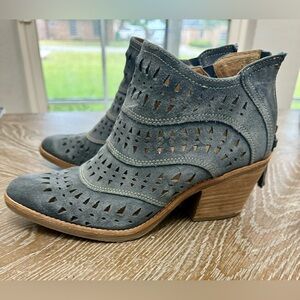 Sofft Blue Suede Booties size 7M